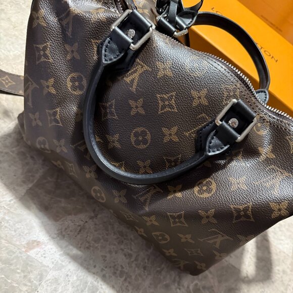 STUNNING Fashion Satchel with 2 straps (1 Reversible)-Crossbody-Dual Wear-LV BAG - Picture 2 of 9